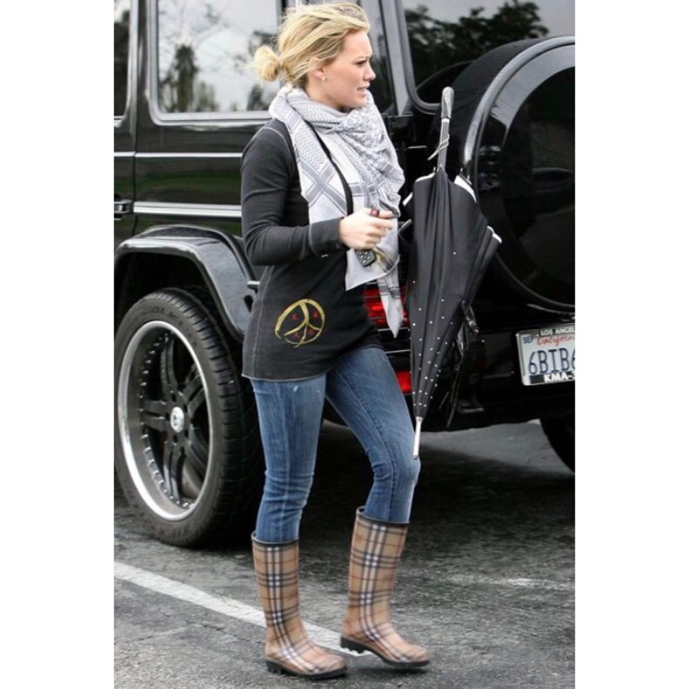 ****SOLD**** Burberry Rain Boots 36/6 Plaid